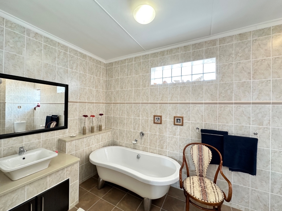 4 Bedroom Property for Sale in Diaz Beach Western Cape